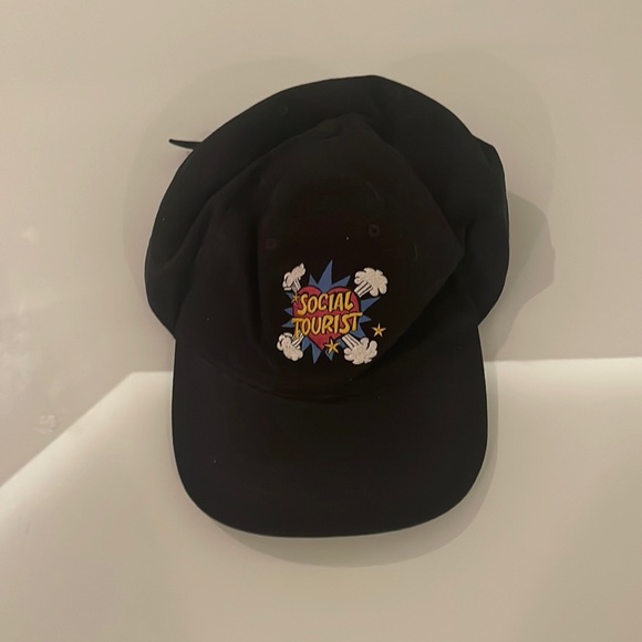 Hollister | Hat | Black | Embroidered Logo | Great Condition | Toon Art - Picture 1 of 3